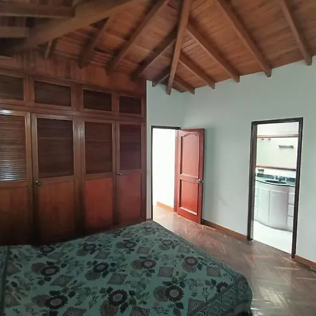 Casa Campestre Poblado Para 9 Medellin Exterior photo